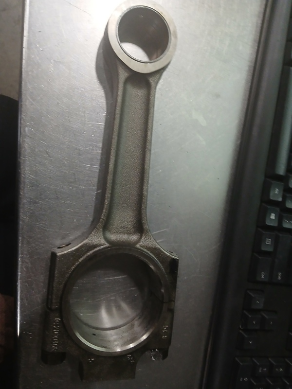 532-11094.1029469.jpg Volvo D7E Engine Connecting Rod #04200036R - Image 1